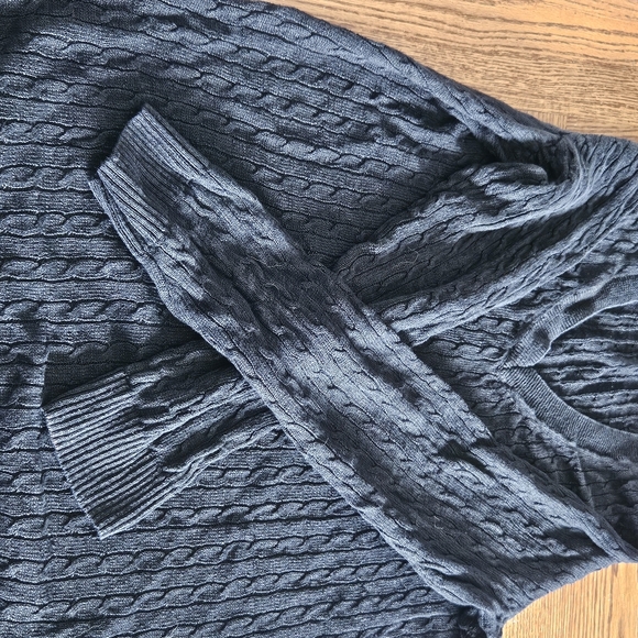 Sweater - Picture 1 of 3